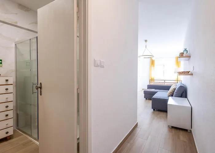 Estudio - Sol De Sao Martinho - By Smarthomes サン・マルティーニョ・ド・ポルト